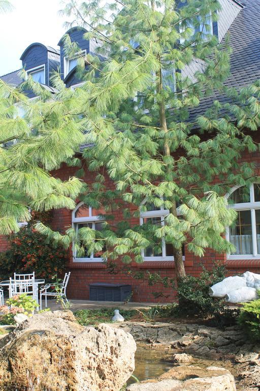 Crivitz Hotel Und Restaurant Waldschloesschen מראה חיצוני תמונה