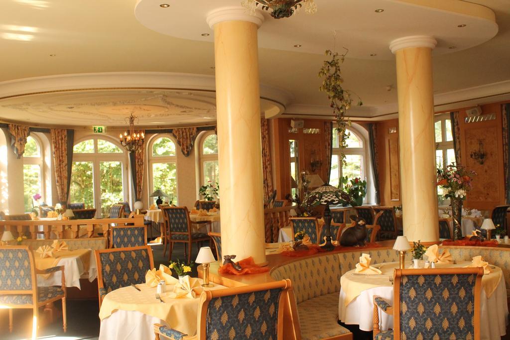 Crivitz Hotel Und Restaurant Waldschloesschen מראה חיצוני תמונה