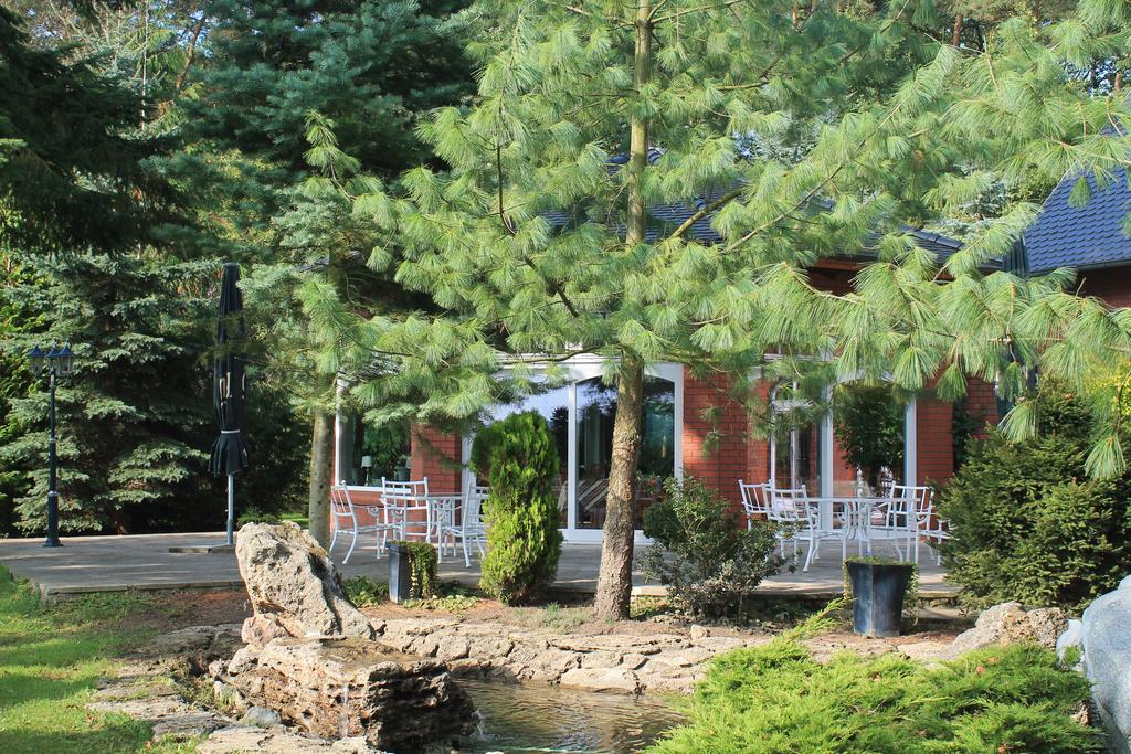 Crivitz Hotel Und Restaurant Waldschloesschen מראה חיצוני תמונה