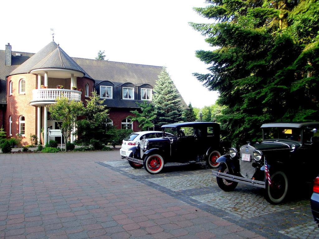 Crivitz Hotel Und Restaurant Waldschloesschen מראה חיצוני תמונה