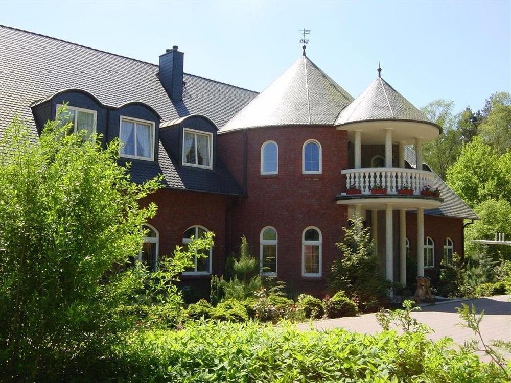 Crivitz Hotel Und Restaurant Waldschloesschen מראה חיצוני תמונה