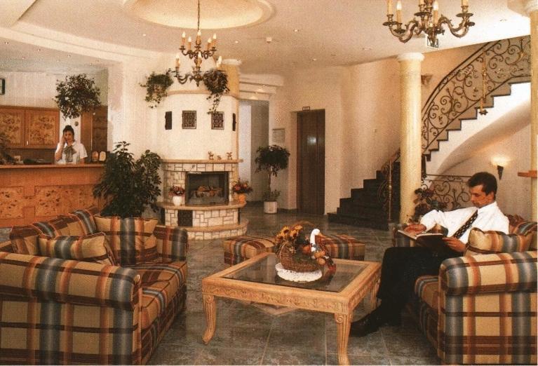 Crivitz Hotel Und Restaurant Waldschloesschen מראה חיצוני תמונה